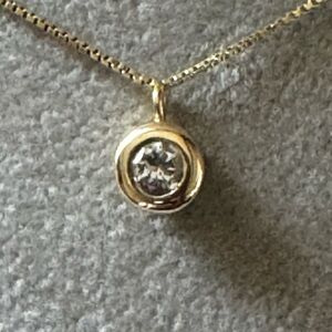 Estate Rare design Diamond 18k gold  pendant Necklace 2.89 g